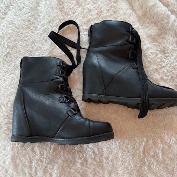 Universal Thread Black Katherine Lace-up Wedge boots 8.5 WORN ONCE - Picture 1 of 10